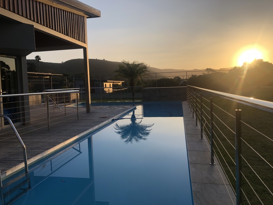 5 Bedroom Property for Sale in Brenton On Lake Western Cape